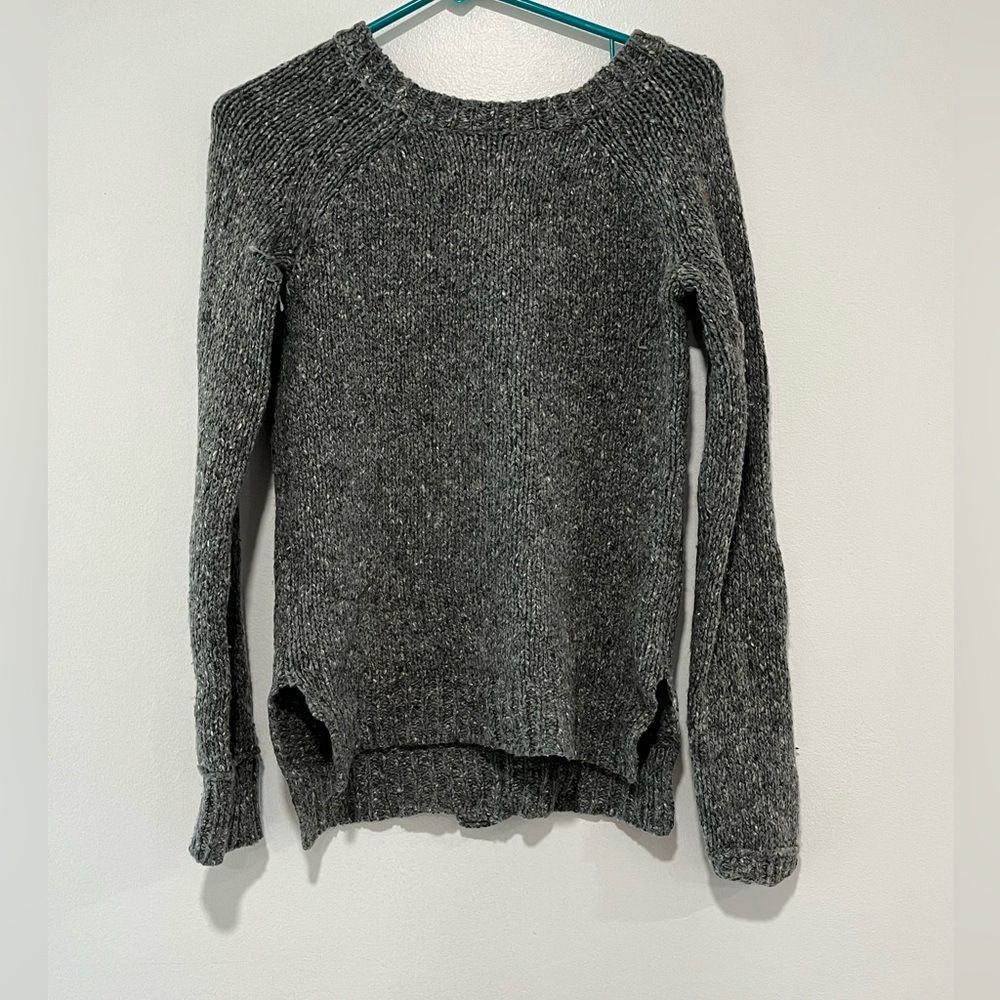 Kenar long sleeve sweater
Size small